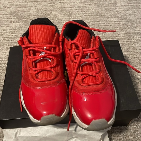 Jordan 11 low youth 5/womens 6.5 - Picture 2 of 4